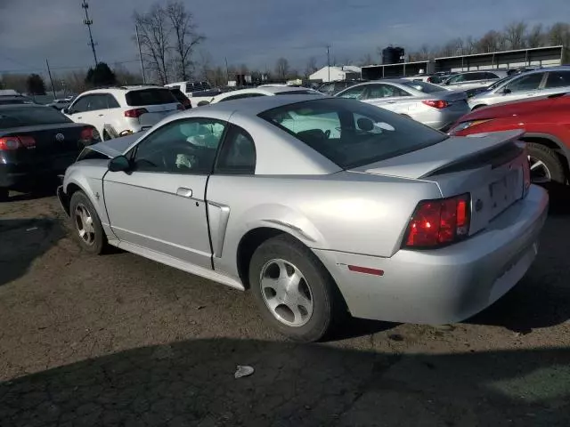 2000 Ford Mustang