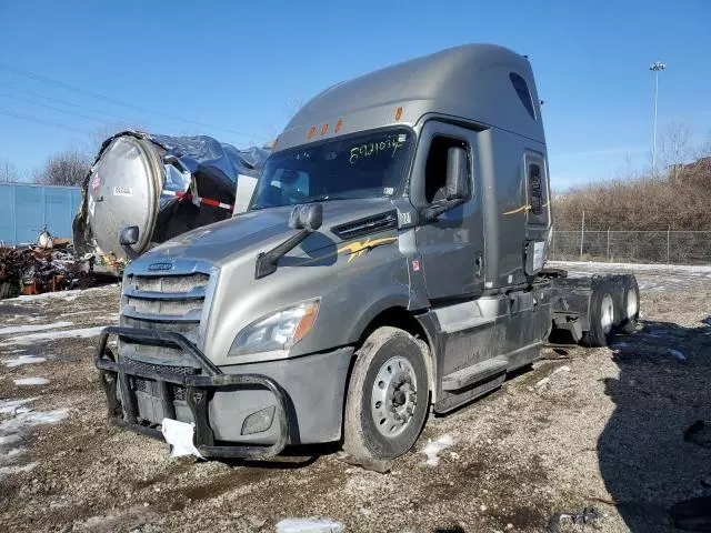 2019 Freightliner Cascadia 126