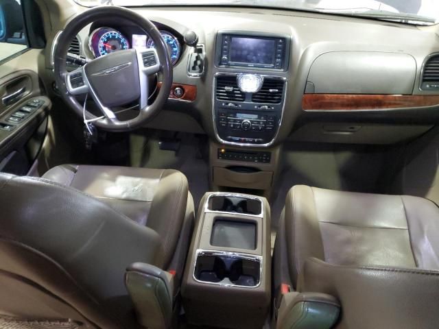 2012 Chrysler Town & Country Touring L