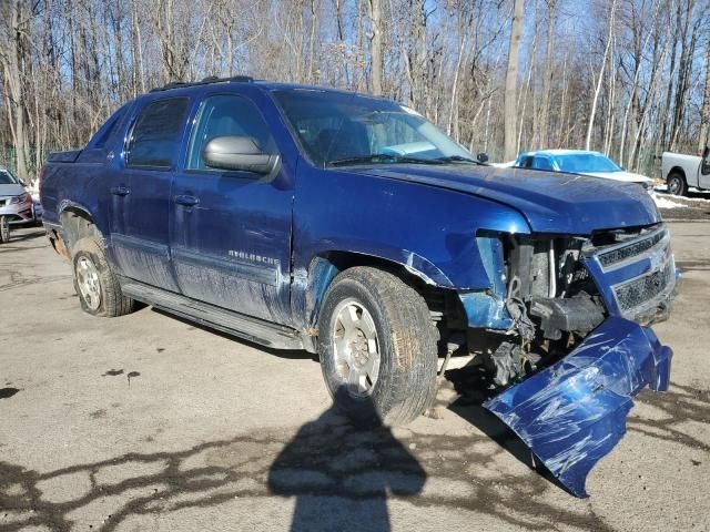 2013 Chevrolet Avalanche LS