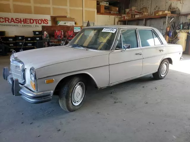 1969 Mercedes-Benz 250