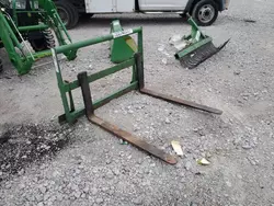 John Deere Load Forks Vehiculos salvage en venta: 2010 John Deere Load Forks