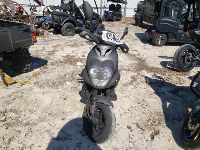 2018 Genuine Scooter Co. Roughhouse 50