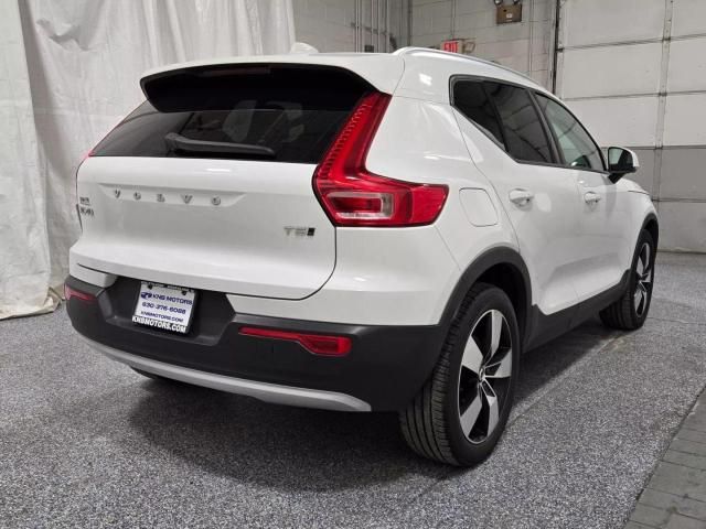 2020 Volvo XC40 T5 Momentum