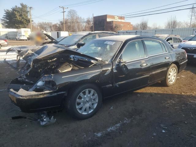 2011 Lincoln Town Car Signature Limited