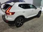 2025 Volvo XC40 Core