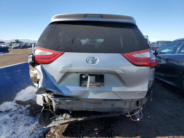 2017 Toyota Sienna XLE