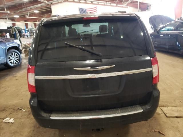 2013 Chrysler Town & Country Touring L