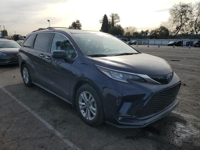 2021 Toyota Sienna XSE