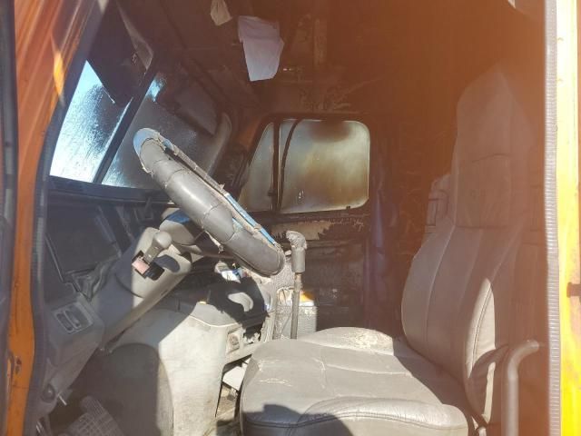 2005 Freightliner Conventional Columbia