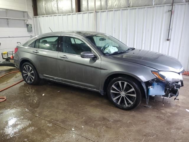 2013 Chrysler 200 Touring