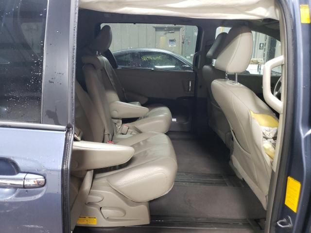 2013 Toyota Sienna XLE