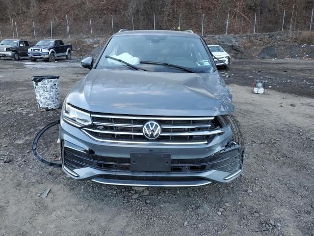 2024 Volkswagen Tiguan SEL R-LINE Black