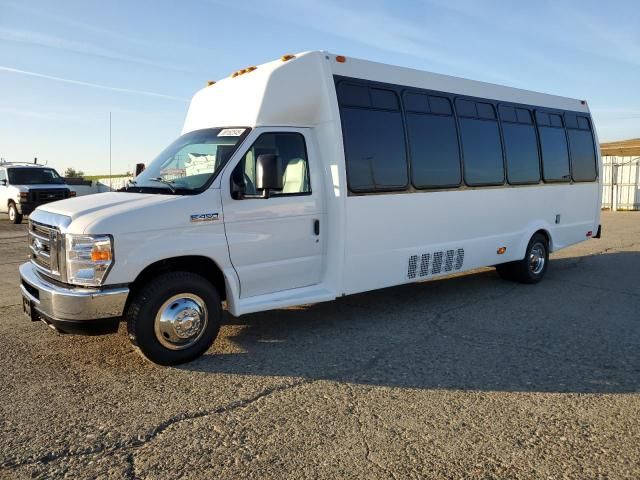 2008 Ford Econoline E450 Super Duty Cutaway Van