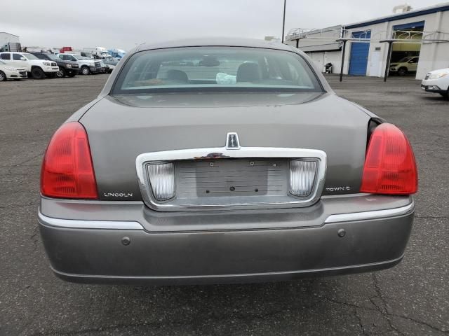 2004 Lincoln Town Car Executive