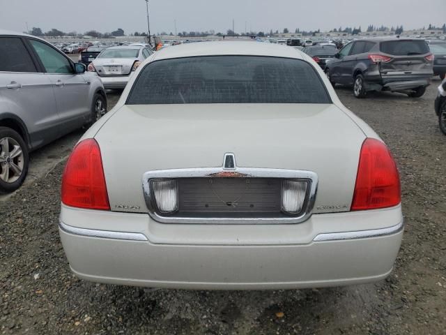 2007 Lincoln Town Car Signature