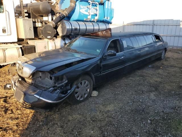 2003 Lincoln Town Car Executive