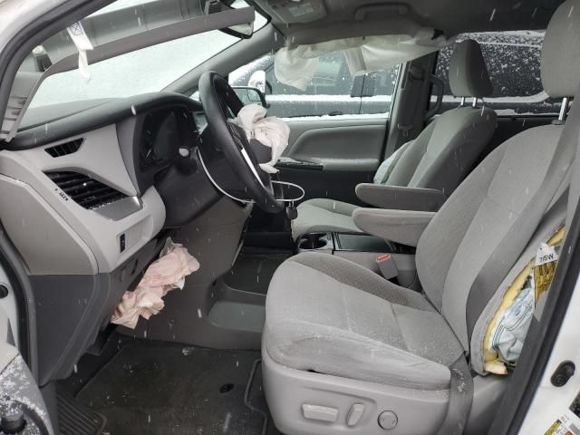 2019 Toyota Sienna LE