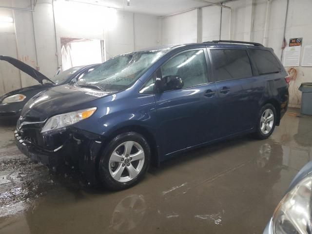 2020 Toyota Sienna LE