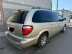 2005 Chrysler Town & Country LX