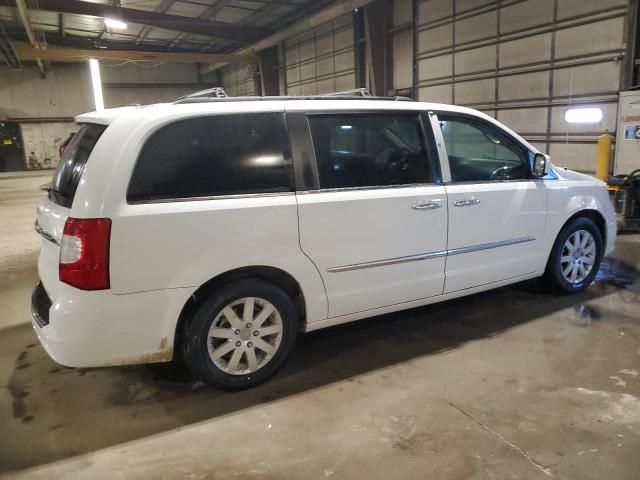 2016 Chrysler Town & Country Touring