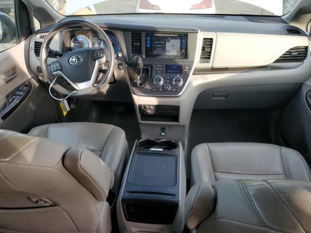 2017 Toyota Sienna XLE