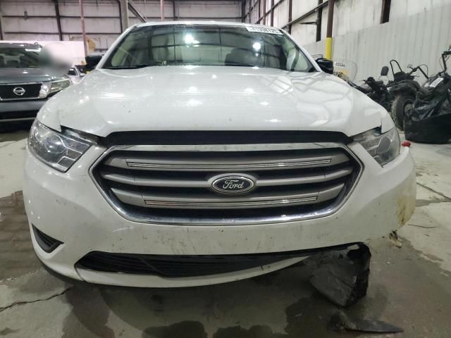 2015 Ford Taurus SE