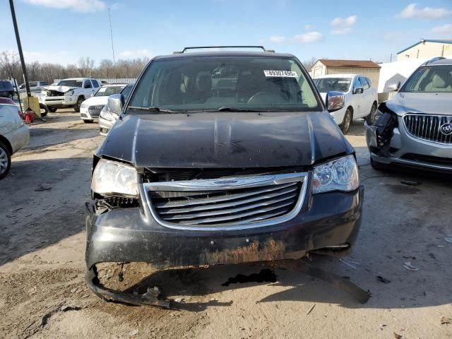 2016 Chrysler Town & Country Touring L