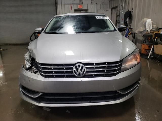 2013 Volkswagen Passat SE