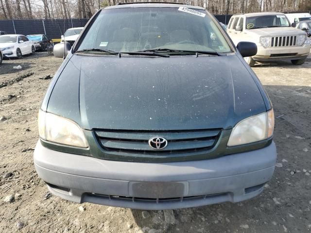 2003 Toyota Sienna CE