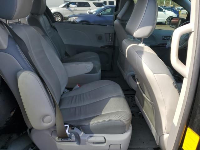 2013 Toyota Sienna XLE