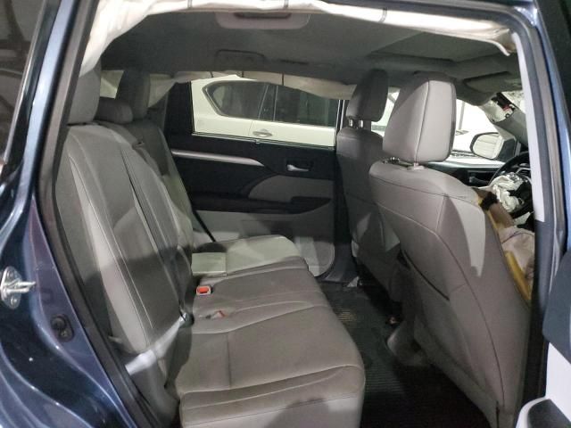 2017 Toyota Highlander SE