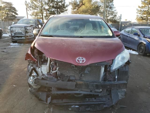 2012 Toyota Sienna LE