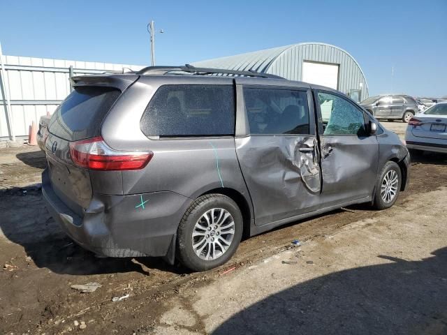 2018 Toyota Sienna XLE