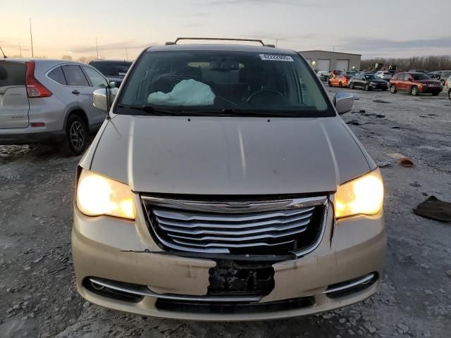 2013 Chrysler Town & Country Touring L