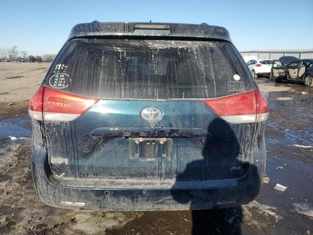 2011 Toyota Sienna XLE