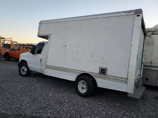 2007 Ford Econoline E450 Super Duty Cutaway Van