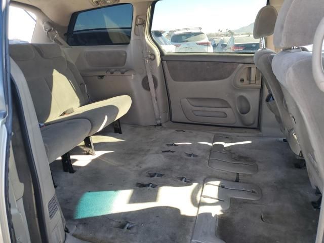 2005 Toyota Sienna CE