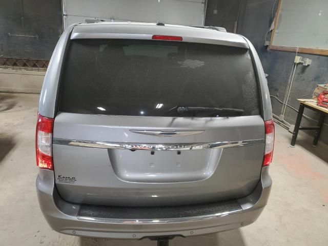 2014 Chrysler Town & Country Touring L