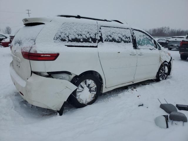 2018 Toyota Sienna XLE