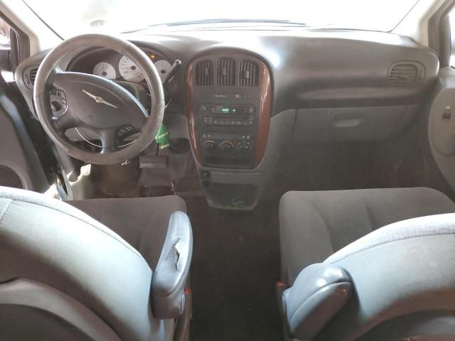 2005 Chrysler Town & Country