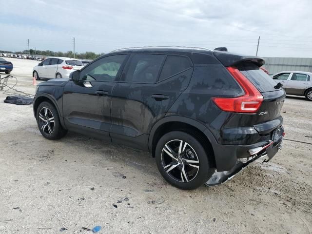 2023 Volvo XC40 Core