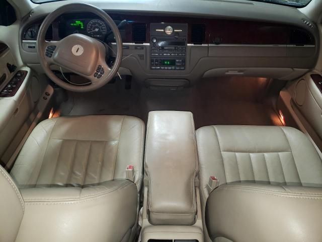 2004 Lincoln Town Car Executive