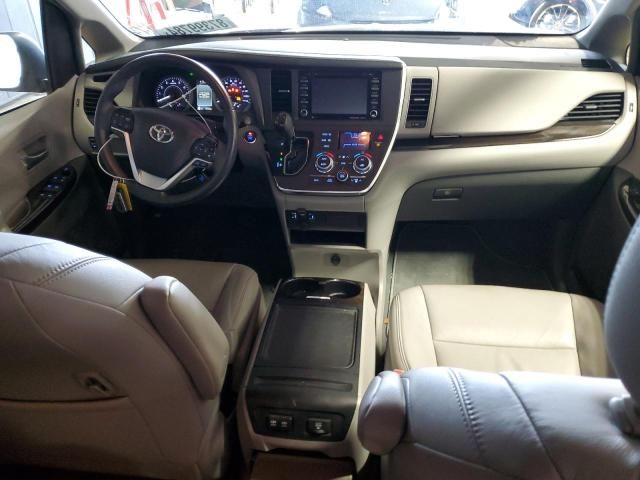 2019 Toyota Sienna XLE