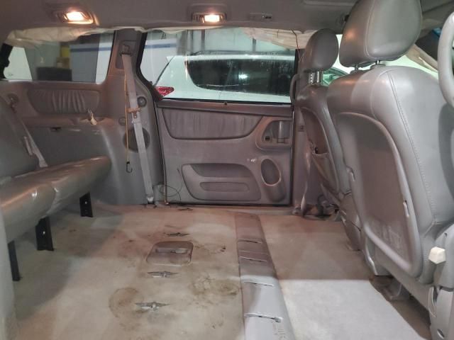 2004 Toyota Sienna XLE