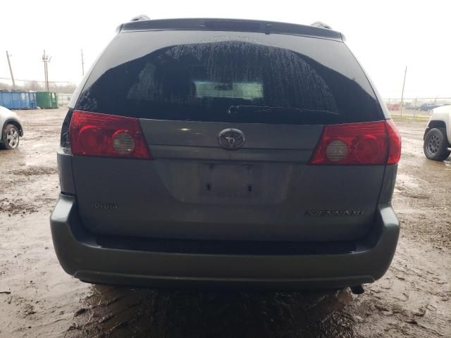 2010 Toyota Sienna XLE