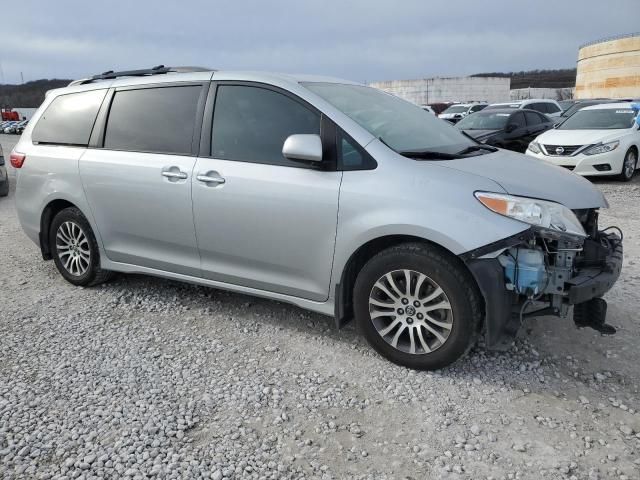 2019 Toyota Sienna XLE