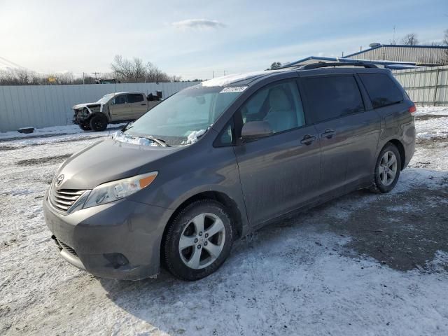 2013 Toyota Sienna LE