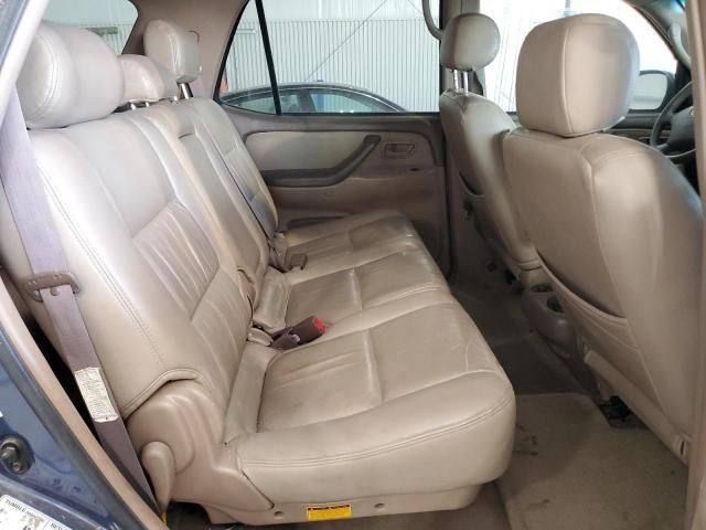 2004 Toyota Sequoia SR5