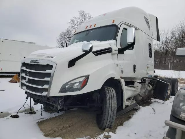 2018 Freightliner Cascadia 126